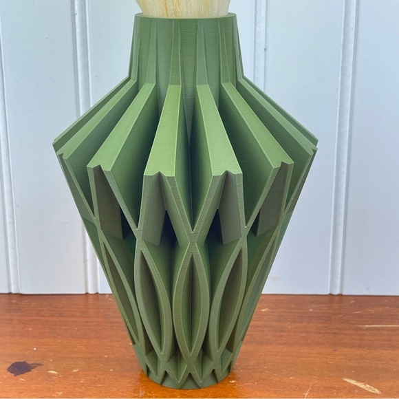 Minimal Clean Line Vase, The Javero Vase, Flower Vase - Picture 2 of 8